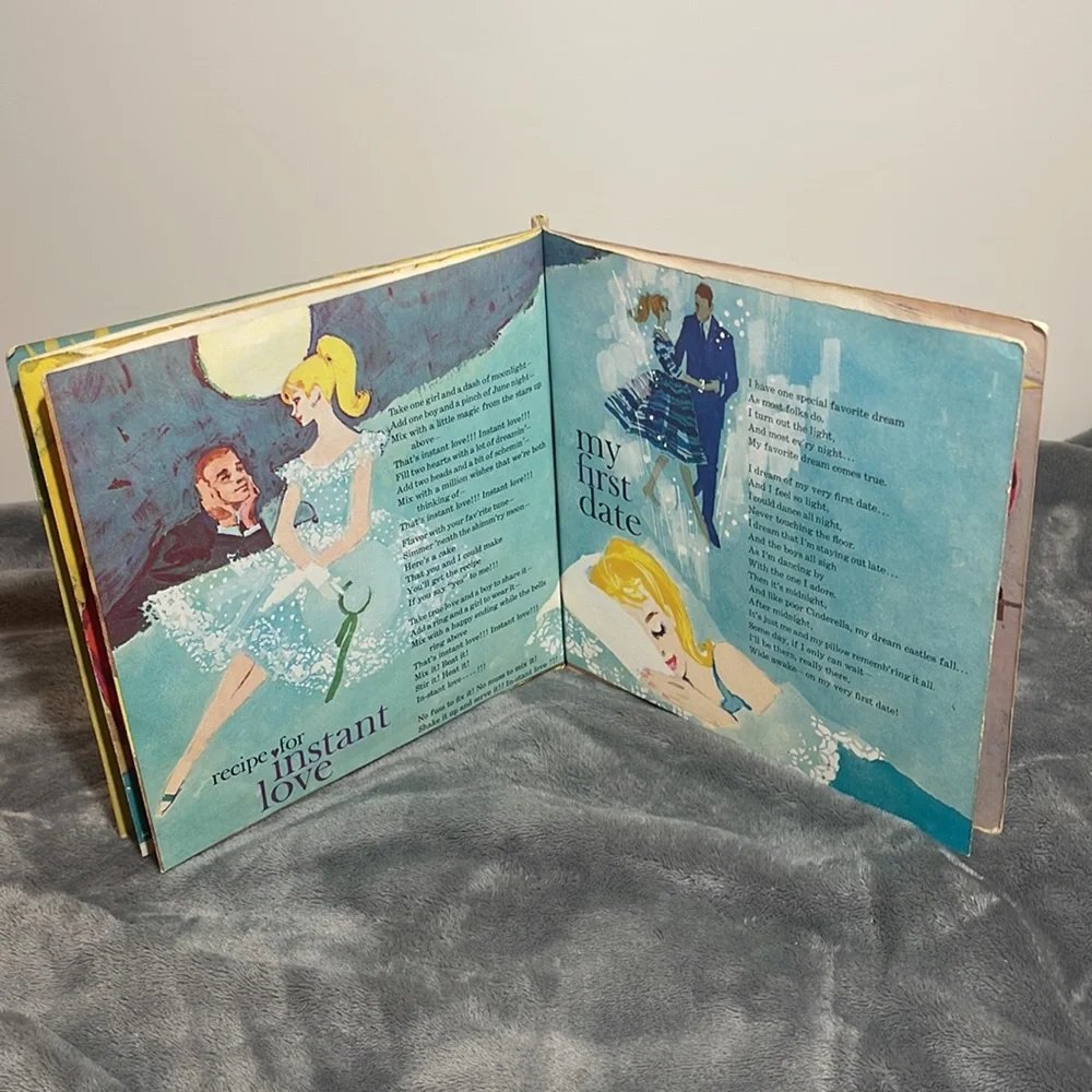 Barbie Sings! 45 RPM Single-book of 3 - Picture 7 of 9